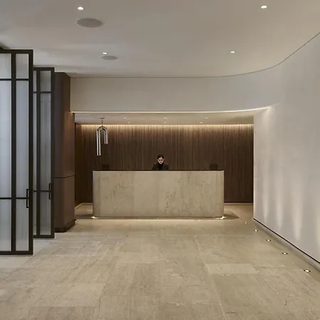 Vogue Hotel Montreal Downtown, Curio Collection By Hilton-2